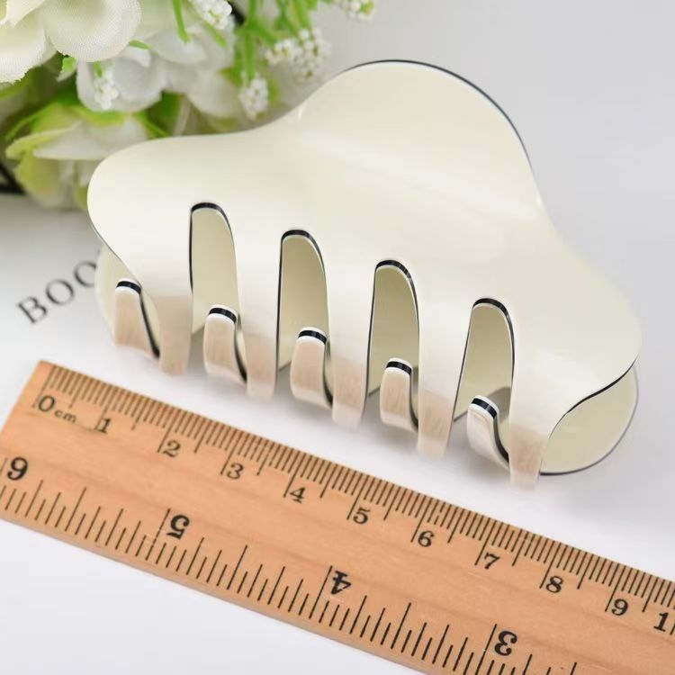 Small Hair Claws - Image 3